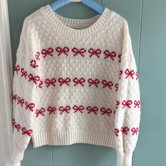 Francesca's Collections Sweaters - Francesca’s Sweater Red Bow Details